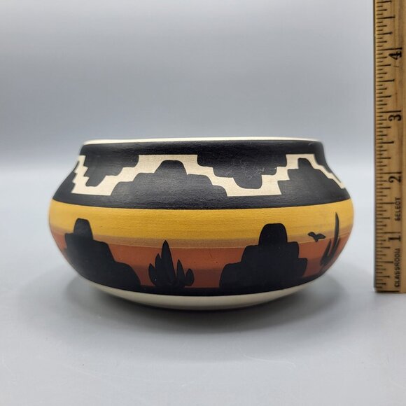 Vintage Native American Sioux Pottery Bowl Southwest Handmade Planter - Picture 8 of 9